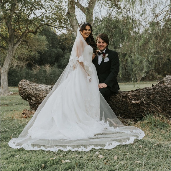 Meet your Posher, Selene - Picture 3 of 4